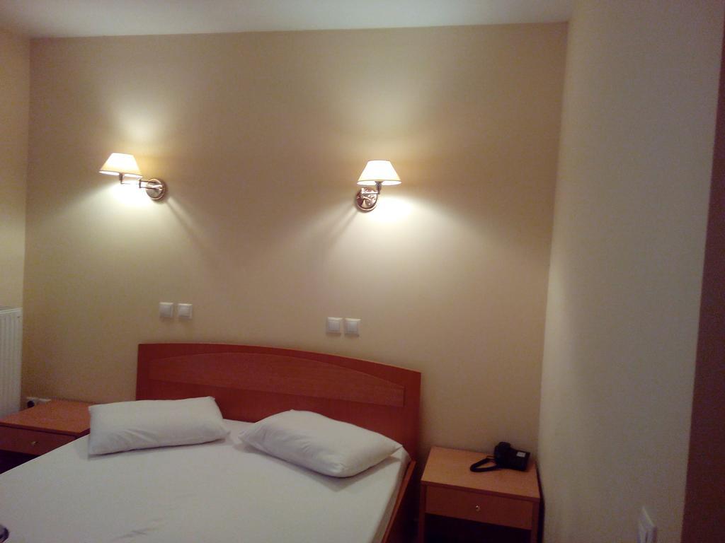 Cybele Guest Accommodation アテネ エクステリア 写真