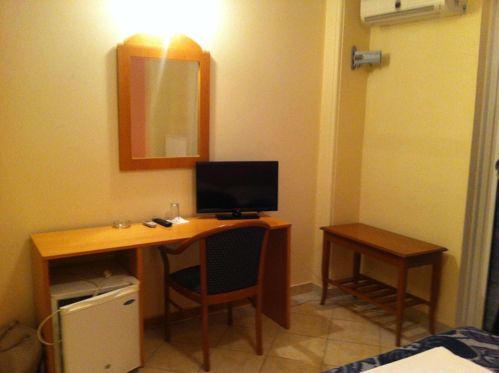 Cybele Guest Accommodation アテネ エクステリア 写真